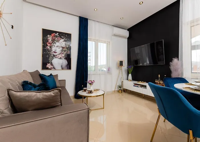 Luxa 5 Min Old Town, 10 Min Airport * Trogir