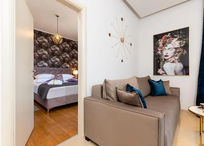 Apartament Luxa 5 Min Old Town, 10 Min Airport