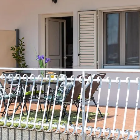 Appartement Luxa 5 Min Old Town, 10 Min Airport Trogir