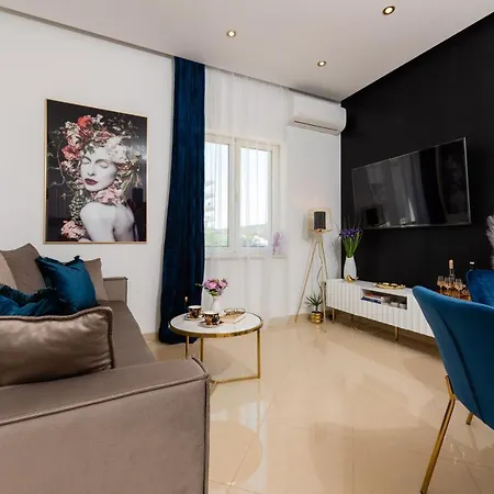 Luxa 5 Min Old Town, 10 Min Airport * Trogir